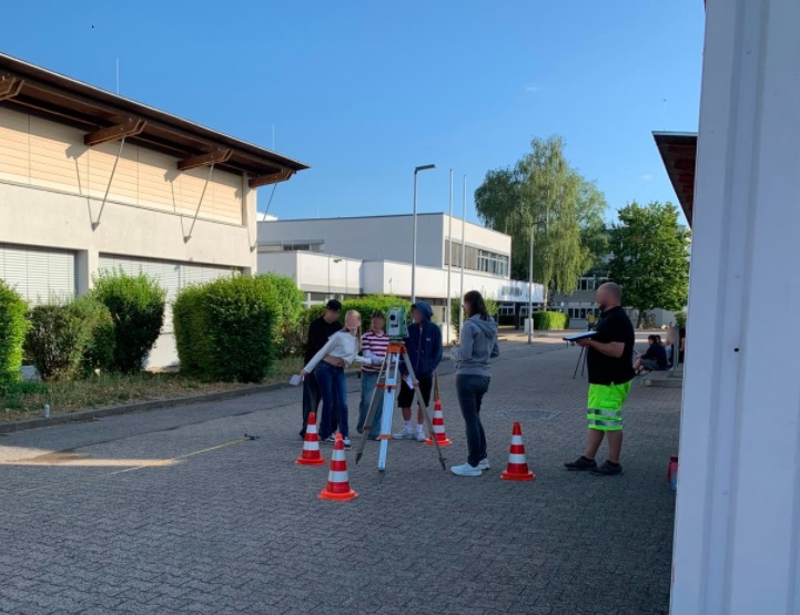 Die neunten Klassen beim Geodäsieworkshop